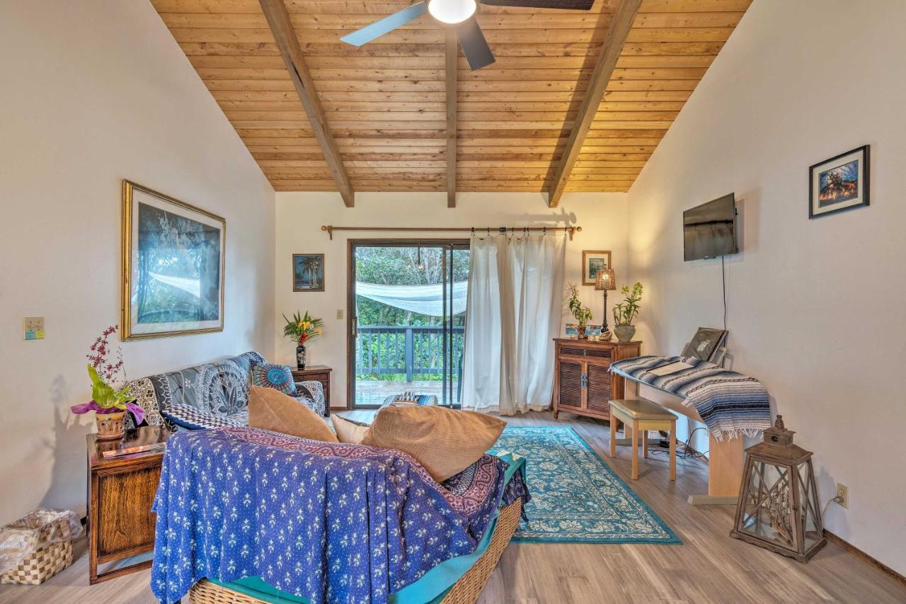 Peaceful Abode With Deck, 13 Mi To Black Sand Beach! Naalehu Buitenkant foto